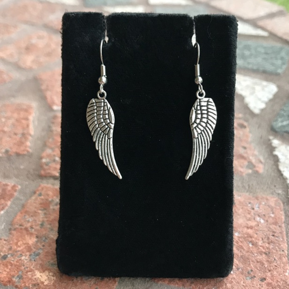 🔴 Angel wings earrings . silver plated dangly wing feather  earrings - Picture 6 of 10
